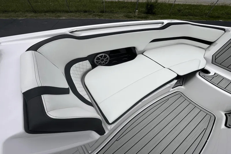 Slide: The Image of Yamaha 252S 2025 - 5