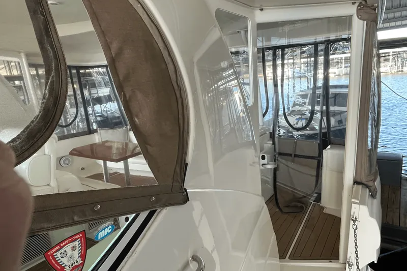 Slide: The Image of Cruisers Yachts 415 EXPRESS MOTOR YACHT 2006 - 10