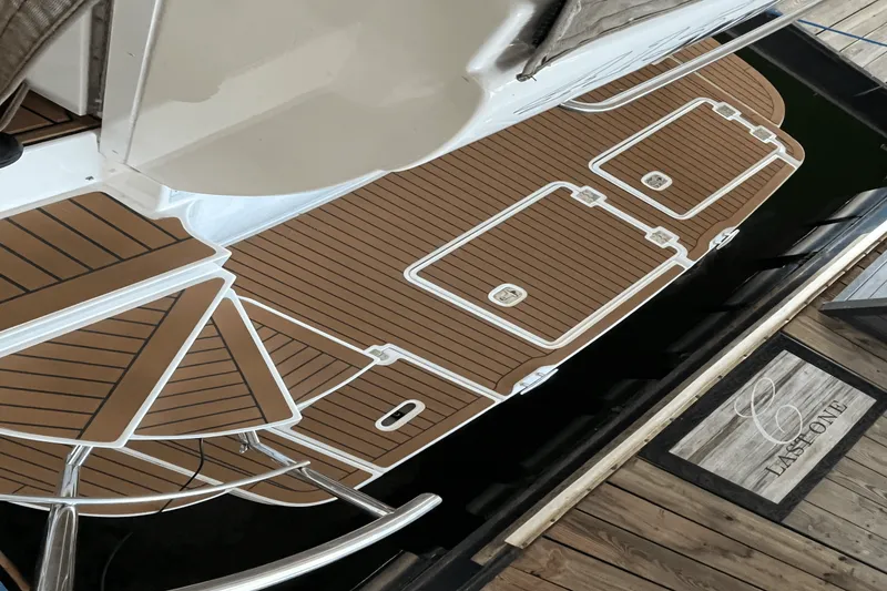 Slide: The Image of Cruisers Yachts 415 EXPRESS MOTOR YACHT 2006 - 17