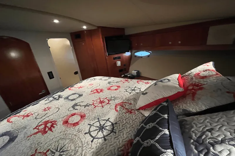 Slide: The Image of Cruisers Yachts 415 EXPRESS MOTOR YACHT 2006 - 24