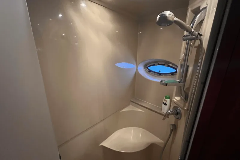 Slide: The Image of Cruisers Yachts 415 EXPRESS MOTOR YACHT 2006 - 25