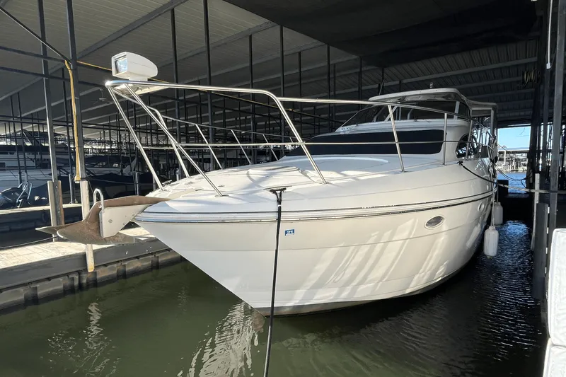 Slide: The Image of Cruisers Yachts 415 EXPRESS MOTOR YACHT 2006 - 3