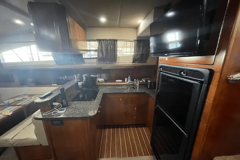 Slide: The Image of Cruisers Yachts 415 EXPRESS MOTOR YACHT 2006 - 31