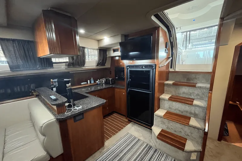 Slide: The Image of Cruisers Yachts 415 EXPRESS MOTOR YACHT 2006 - 32