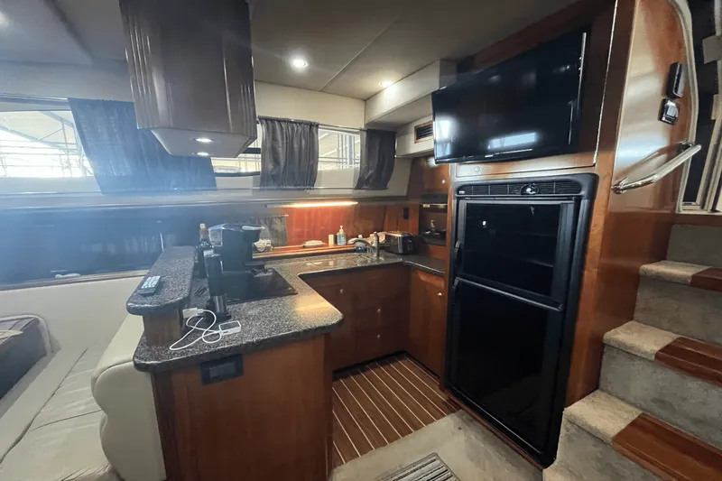 Slide: The Image of Cruisers Yachts 415 EXPRESS MOTOR YACHT 2006 - 33