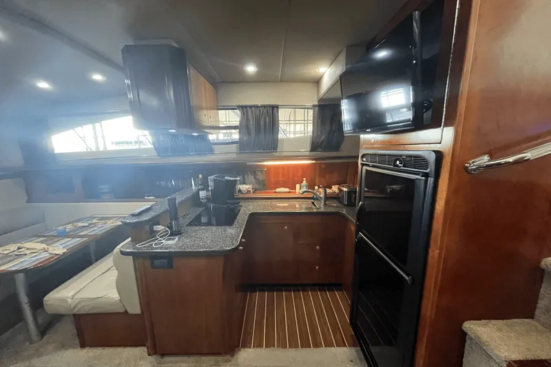 Slide: The Image of Cruisers Yachts 415 EXPRESS MOTOR YACHT 2006 - 34