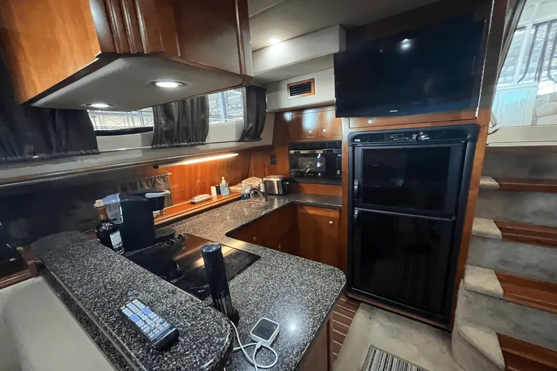 Slide: The Image of Cruisers Yachts 415 EXPRESS MOTOR YACHT 2006 - 35