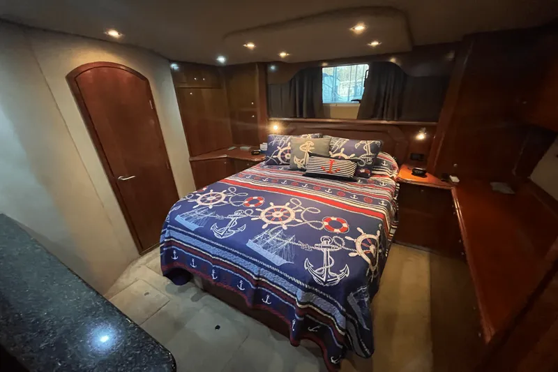 Slide: The Image of Cruisers Yachts 415 EXPRESS MOTOR YACHT 2006 - 39