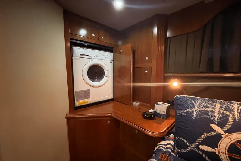 Slide: The Image of Cruisers Yachts 415 EXPRESS MOTOR YACHT 2006 - 42