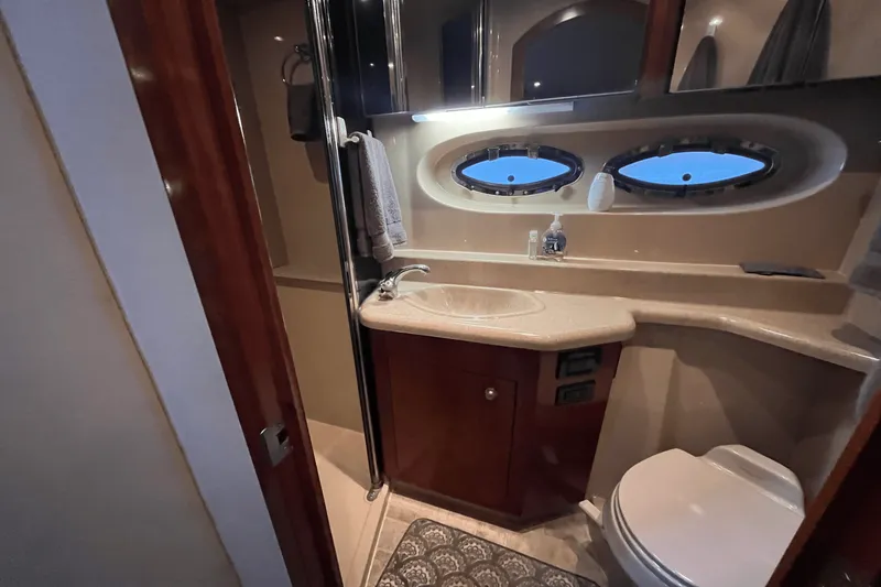 Slide: The Image of Cruisers Yachts 415 EXPRESS MOTOR YACHT 2006 - 44