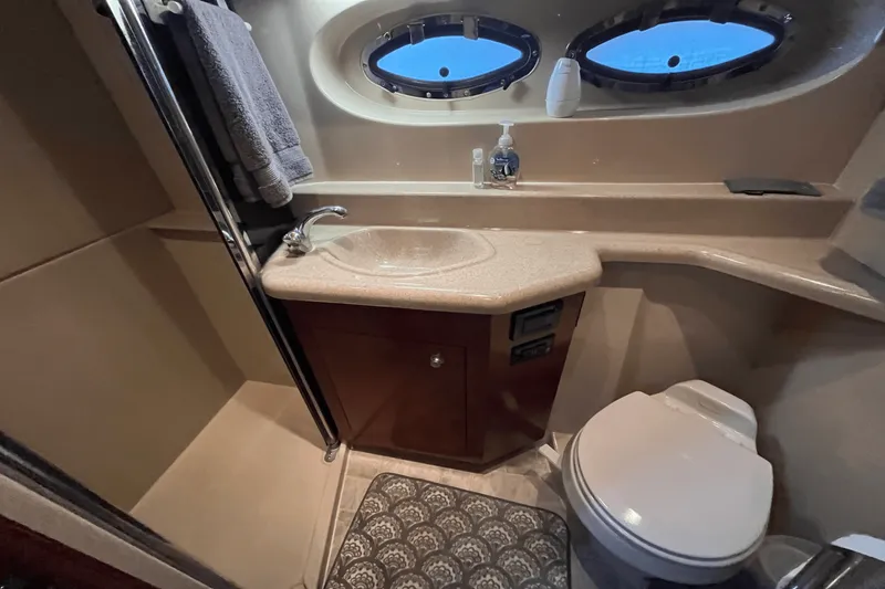 Slide: The Image of Cruisers Yachts 415 EXPRESS MOTOR YACHT 2006 - 45