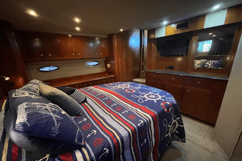 Slide: The Image of Cruisers Yachts 415 EXPRESS MOTOR YACHT 2006 - 47