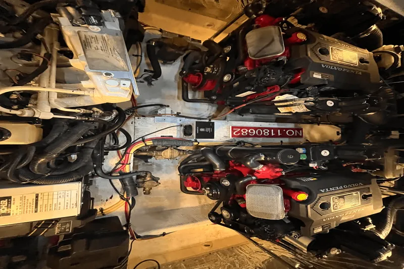 Slide: The Image of Cruisers Yachts 415 EXPRESS MOTOR YACHT 2006 - 48