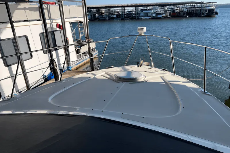 Slide: The Image of Cruisers Yachts 415 EXPRESS MOTOR YACHT 2006 - 6