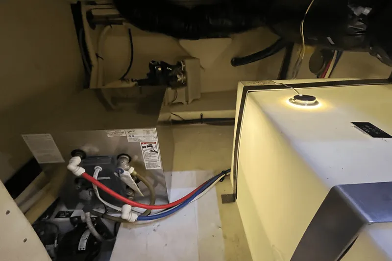 Slide: The Image of Cruisers Yachts 415 EXPRESS MOTOR YACHT 2006 - 60