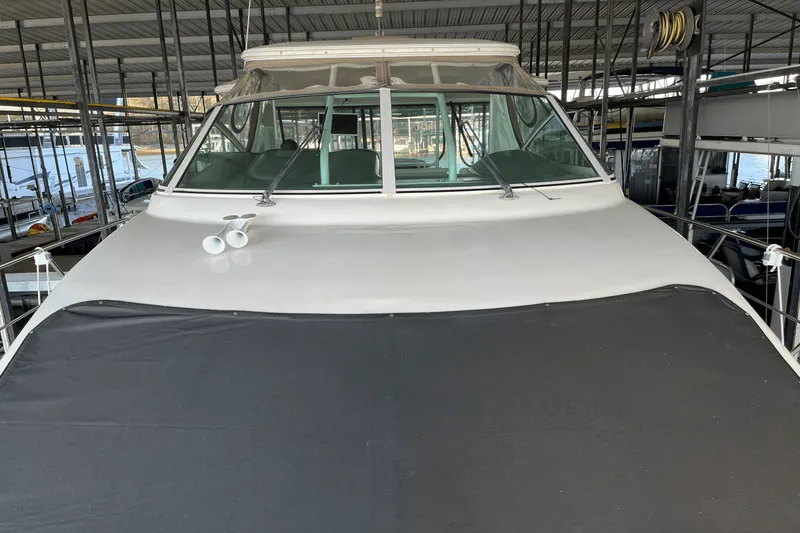 Slide: The Image of Cruisers Yachts 415 EXPRESS MOTOR YACHT 2006 - 9