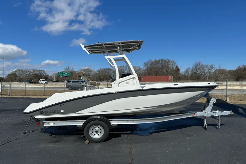 Slide: The Image of Yamaha 190 FSH Sport 2025 - 3