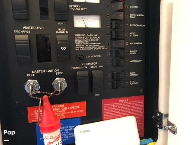 Slide: The Image of Sea Ray 330 Sundancer 1995 - 10549957