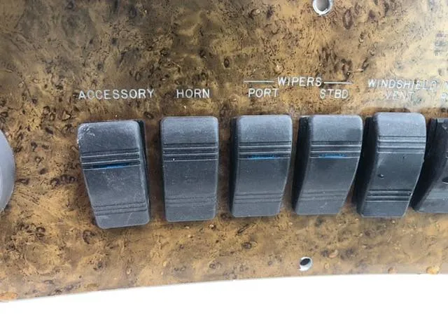 Slide: The Image of Sea Ray 330 Sundancer 1995 - 10549891