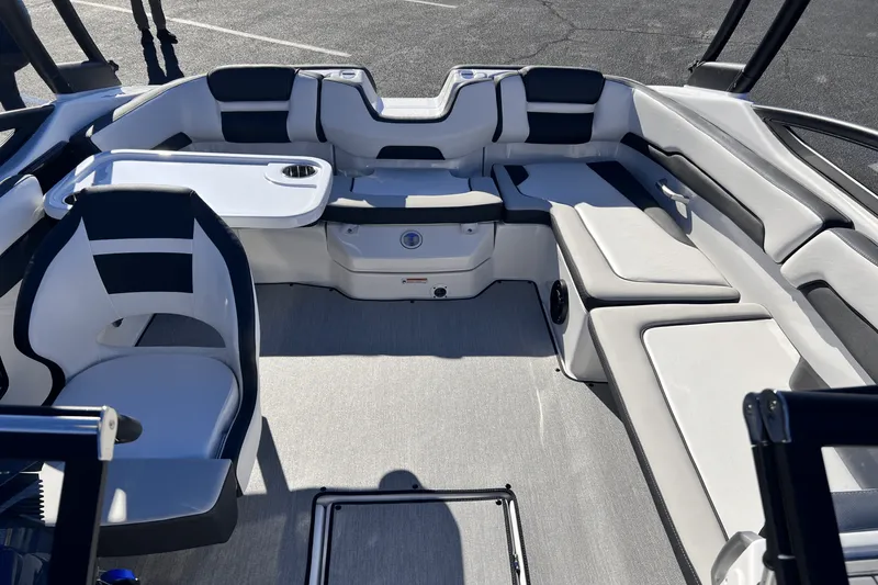 Slide: The Image of Yamaha AR195 2025 - 11