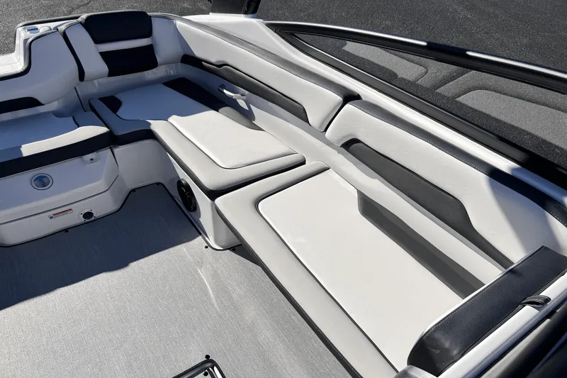 Slide: The Image of Yamaha AR195 2025 - 12