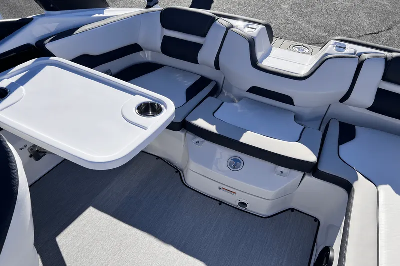 Slide: The Image of Yamaha AR195 2025 - 13