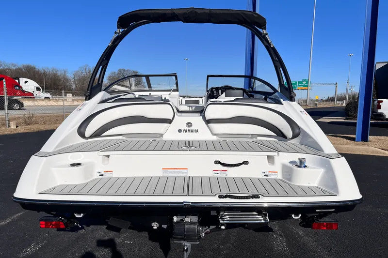 Slide: The Image of Yamaha AR195 2025 - 3