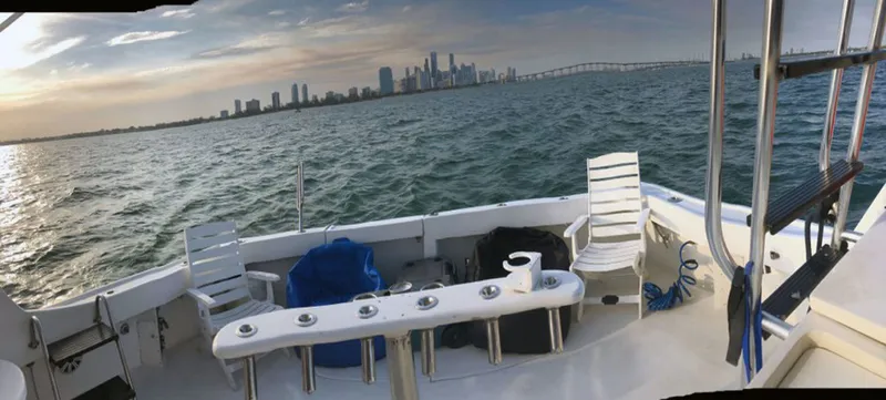 Slide: The Image of Cockpit To Aft - 1490257