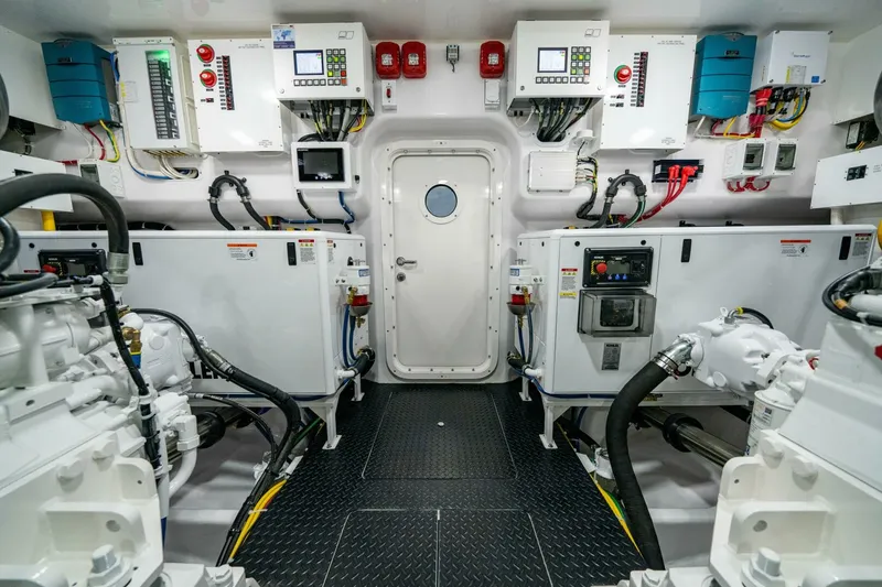 Slide: The Image of Viking 82 Convertible Engine Room - 6103667