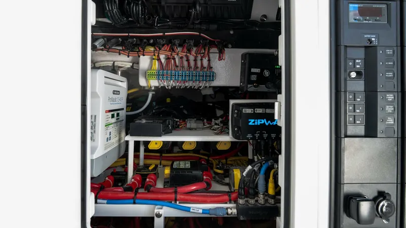 Slide: The Image of Valhalla Boatworks V37 Center Console 2025 - 4818445