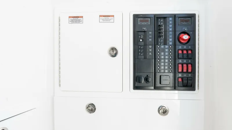 Slide: The Image of Valhalla Boatworks V37 Center Console 2027 - 4818448