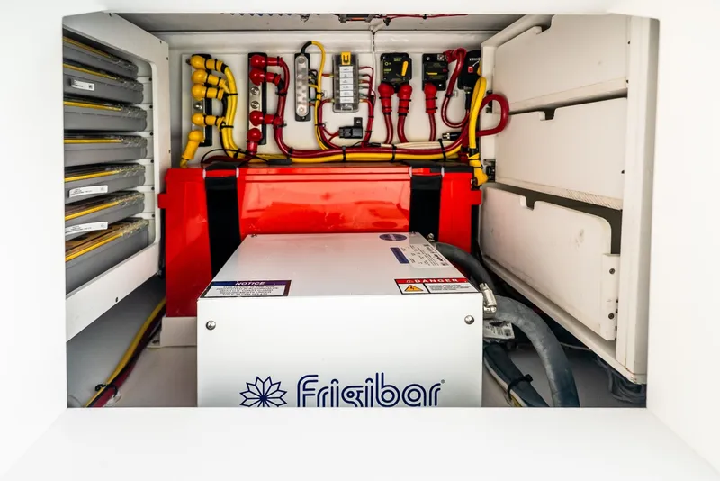 Slide: The Image of Valhalla Boatworks V37 Center Console 2027 - 7533565
