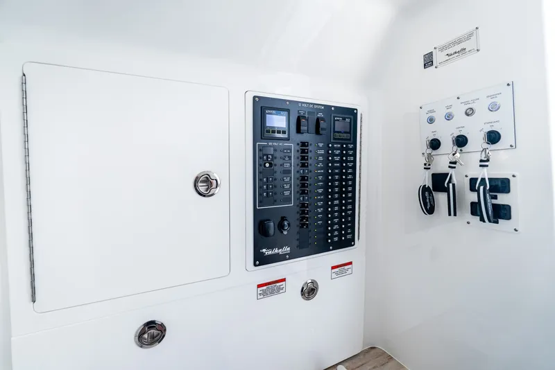 Slide: The Image of Valhalla Boatworks V37 Center Console 2027 - 7533573