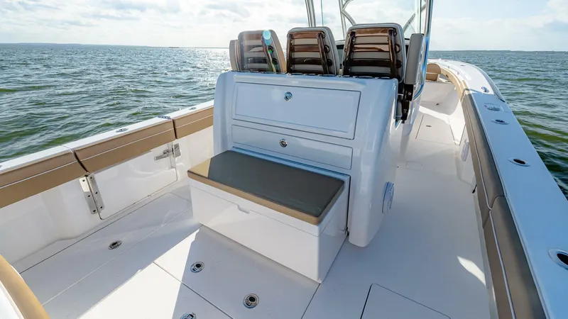 Slide: The Image of Valhalla Boatworks V33 Center Console 2025 - 4741734