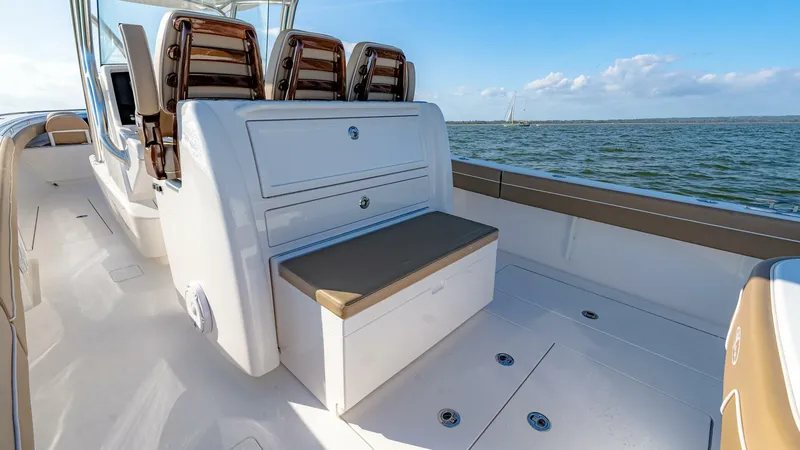 Slide: The Image of Valhalla Boatworks V33 Center Console 2025 - 4741736