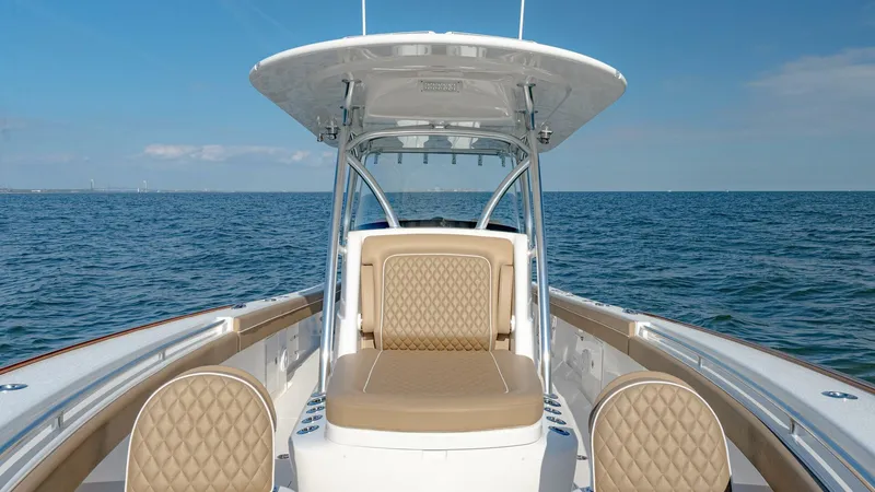 Slide: The Image of Valhalla Boatworks V33 Center Console 2025 - 4741746