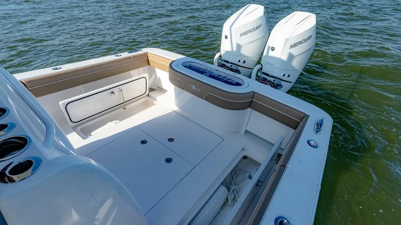 Slide: The Image of Valhalla Boatworks V33 Center Console 2025 - 4741724