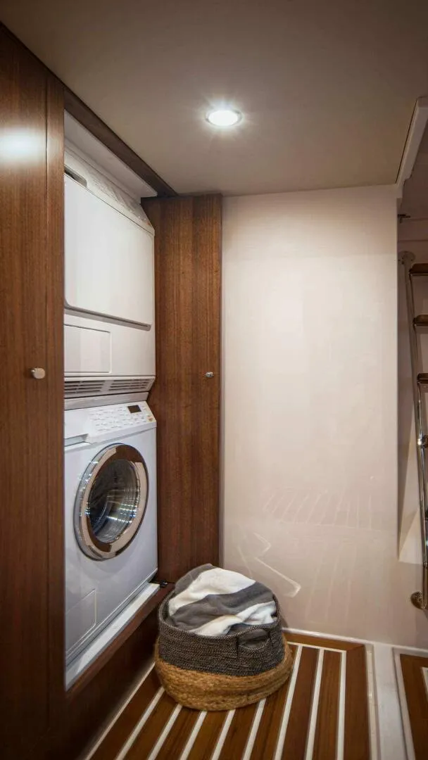 Slide: The Image of Belize 66 Daybridge Laundry 01 - 3944396