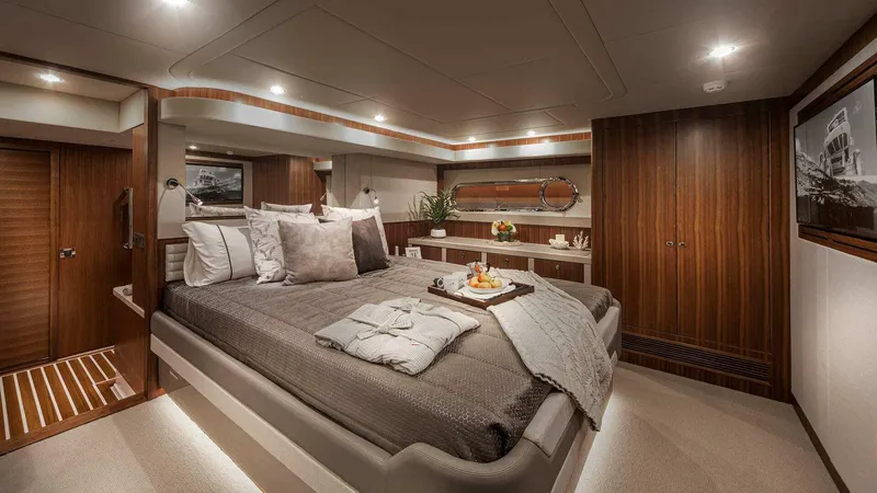 Slide: The Image of Belize 66 Daybridge Presidential Master Stateroom 01 1 - 3944404