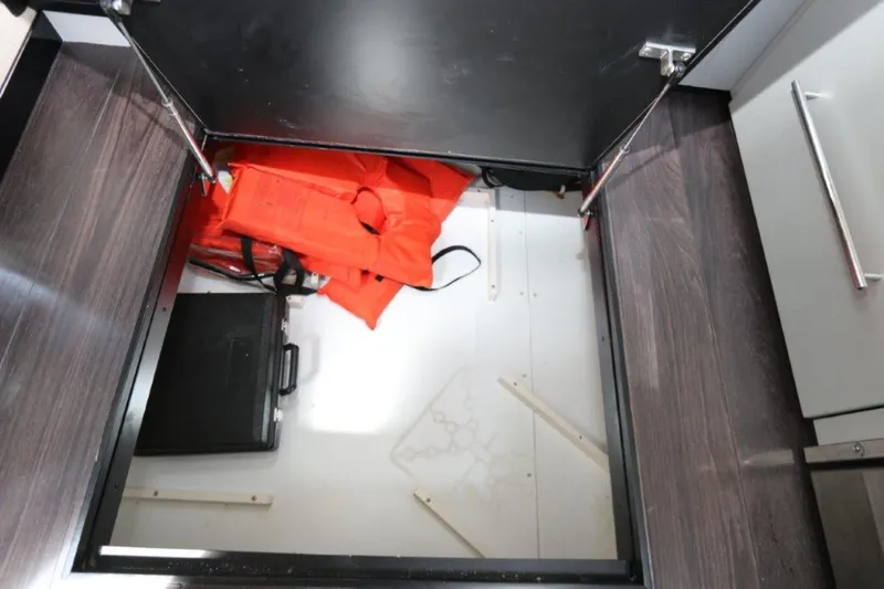 Slide: The Image of Marquis Sport Coupe 2012 - 1257669