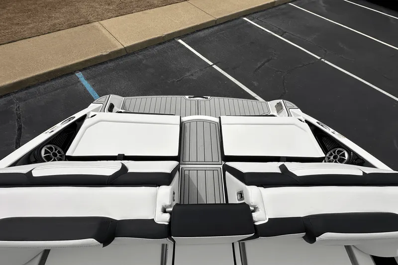 Slide: The Image of Yamaha 252SE 2025 - 10