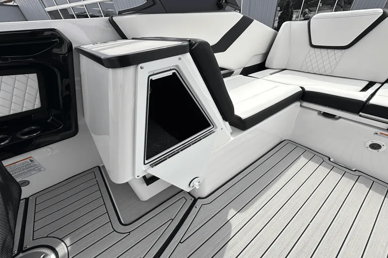 Slide: The Image of Yamaha 252SE 2025 - 12