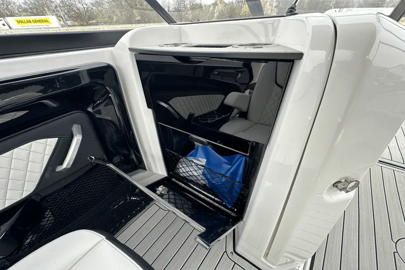 Slide: The Image of Yamaha 252SE 2025 - 16