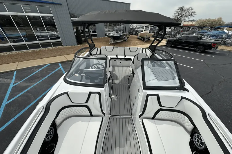 Slide: The Image of Yamaha 252SE 2025 - 22