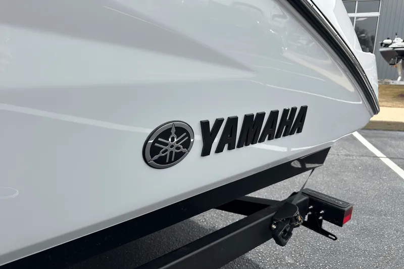 Slide: The Image of Yamaha 252SE 2025 - 4