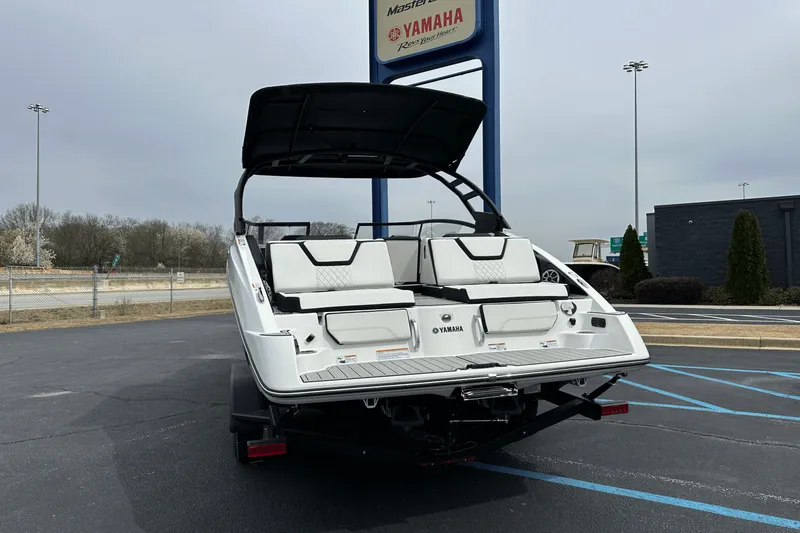 Slide: The Image of Yamaha 252SE 2025 - 5