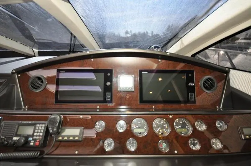 Slide: The Image of Sunseeker Predator 2006 - 1275075