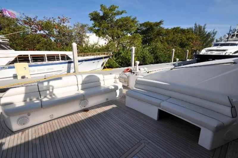 Slide: The Image of Sunseeker Predator 2006 - 1275062