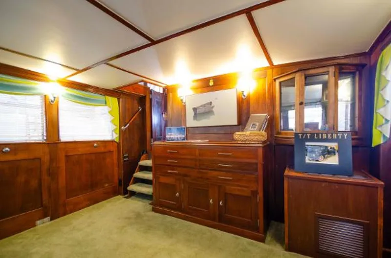 Slide: The Image of Trumpy Cruiser 1954 - 1275219