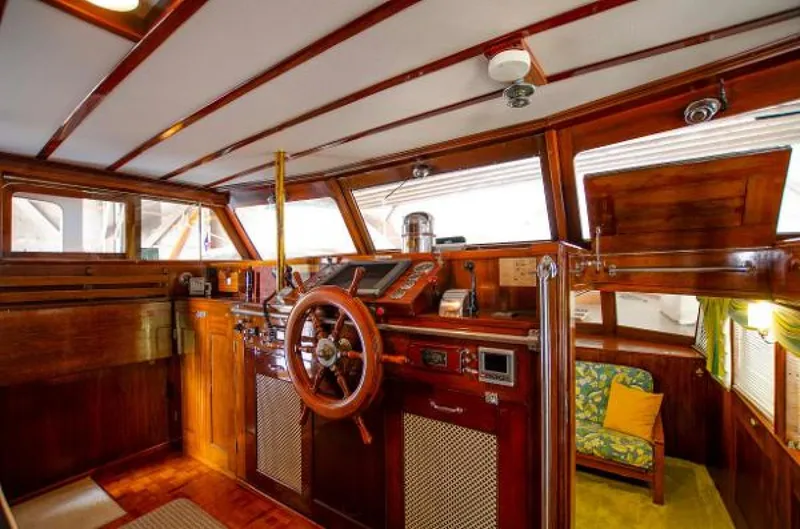 Slide: The Image of Trumpy Cruiser 1954 - 1275227